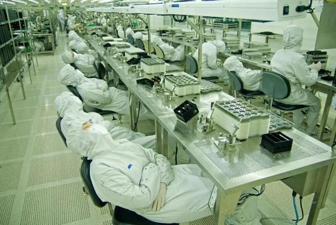 凯发k8，20年、150万张照片：东莞女工的保安在国外爆火！