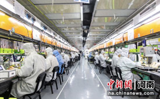 凯发k8，“三忙”假期折射制造活力 郑州“超级工厂”生产一线见闻